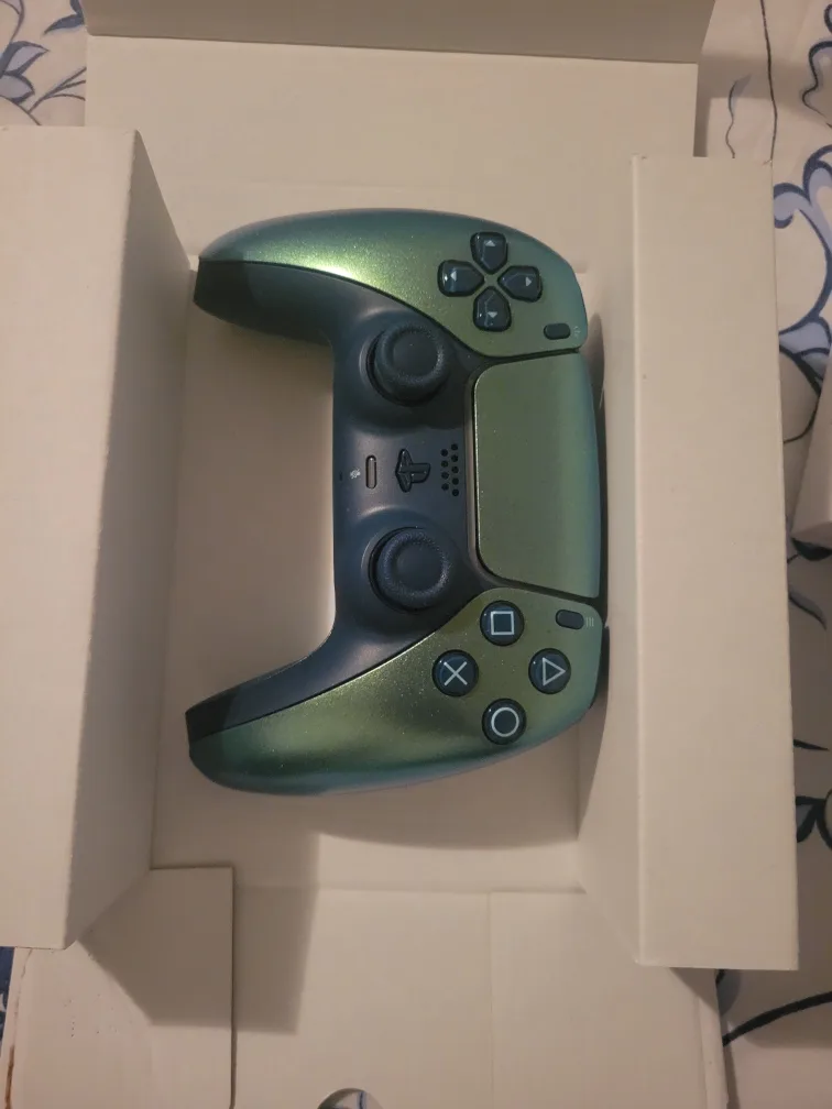 New Sony PlayStation 5 DualSense Controller - Green image indicator(2)