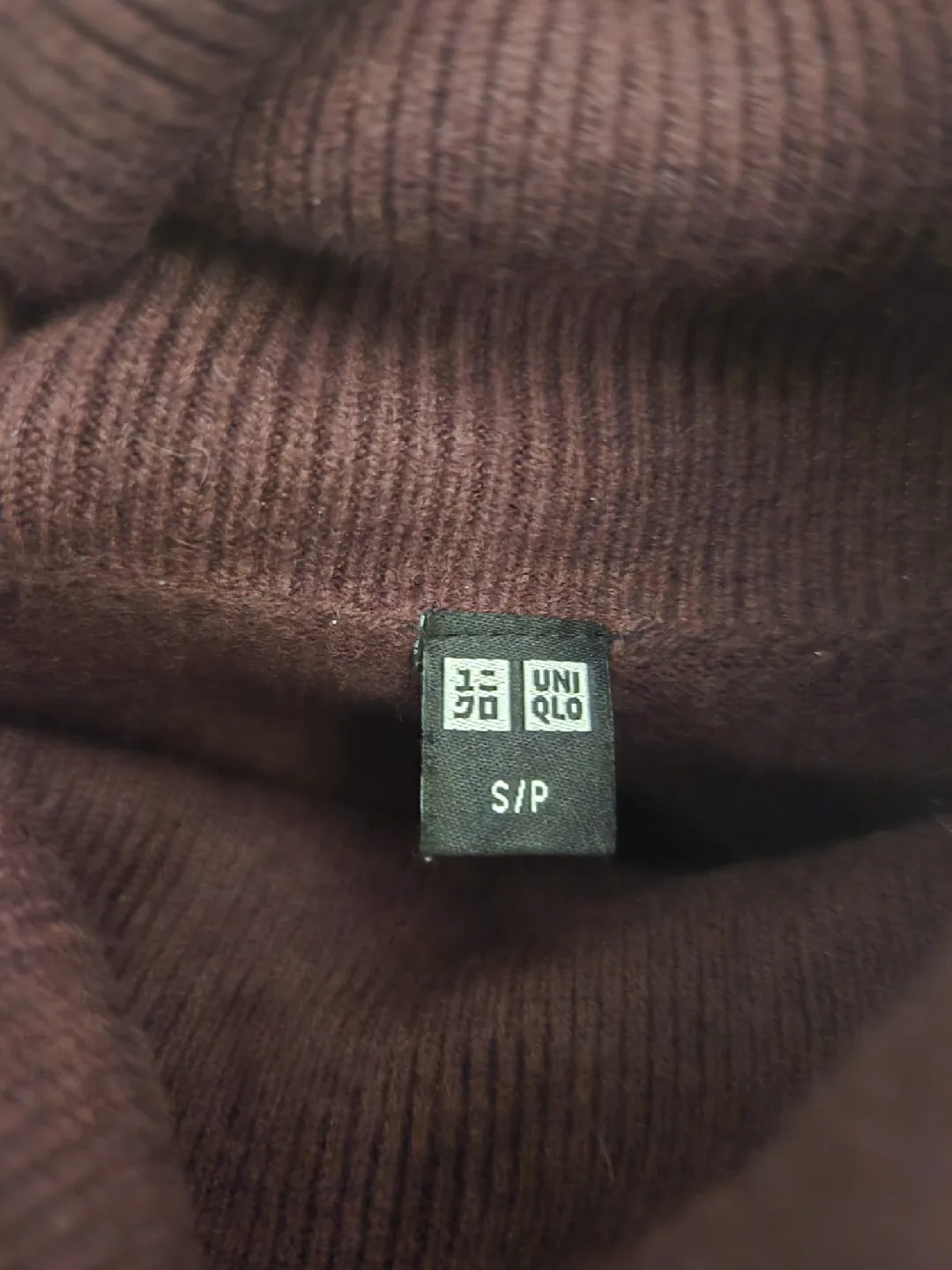 Uniqlo sweater, women's size S image indicator(3)