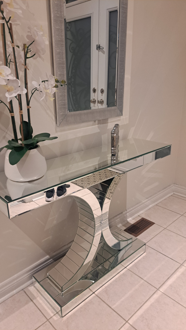 !!!MOVING SALE!! 🔥🔥 Mirrored Console Table - photo 3