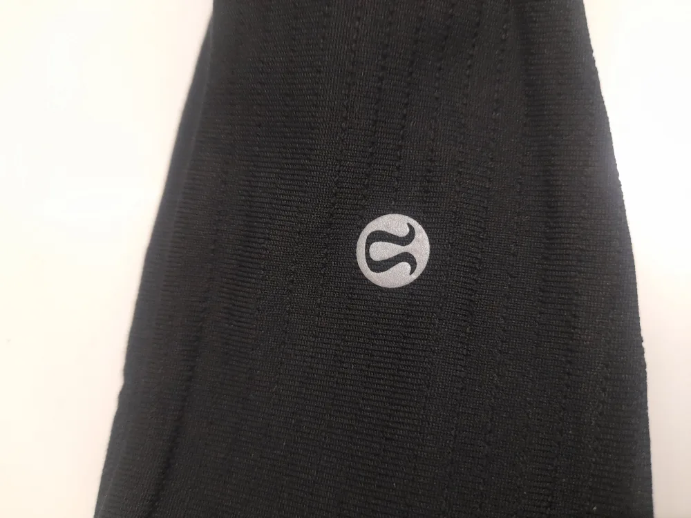 Lululemon Headbang in Black New tags 🥕 image indicator(2)