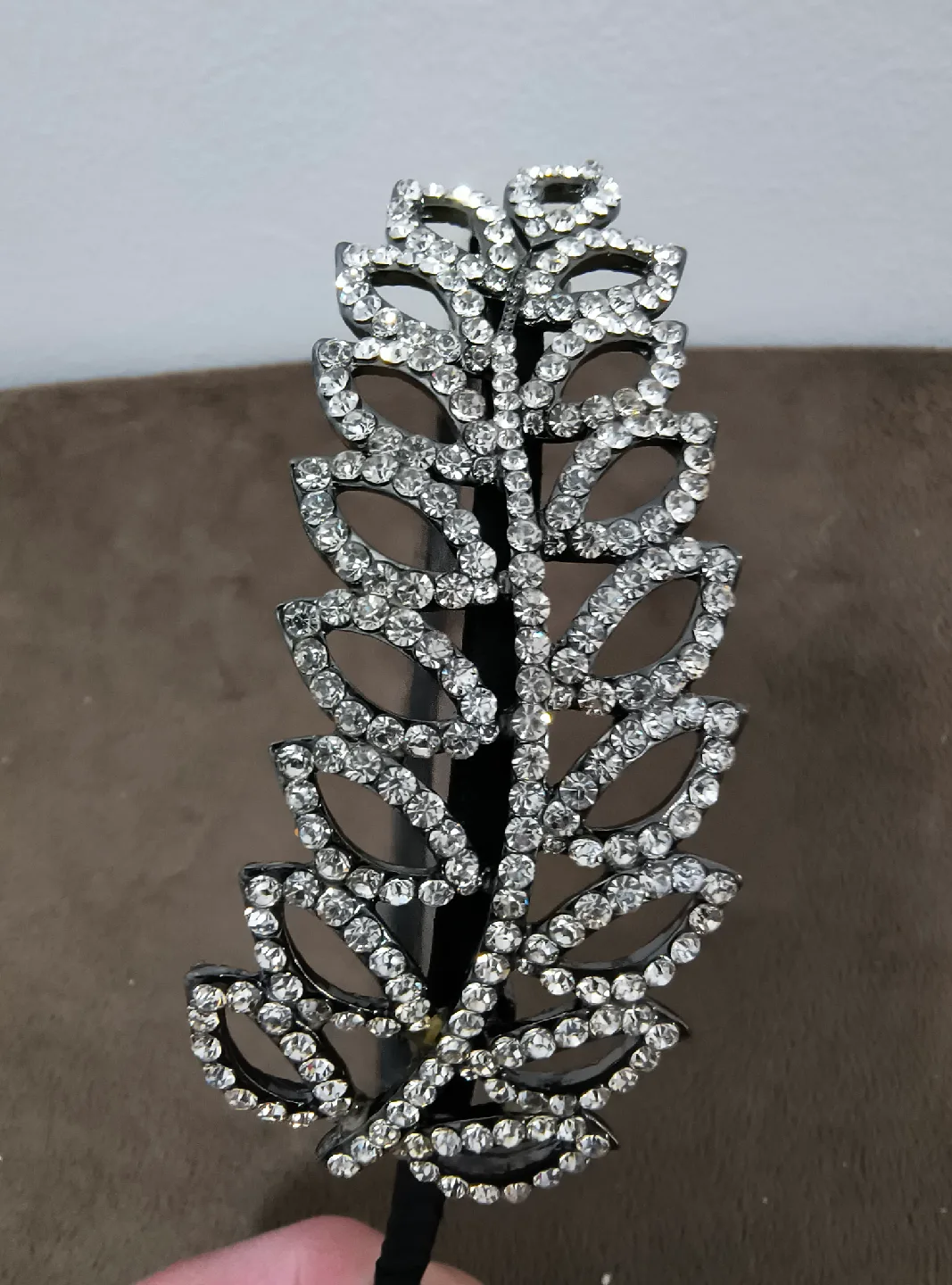 Rhinestone Leaf Headband image indicator(2)