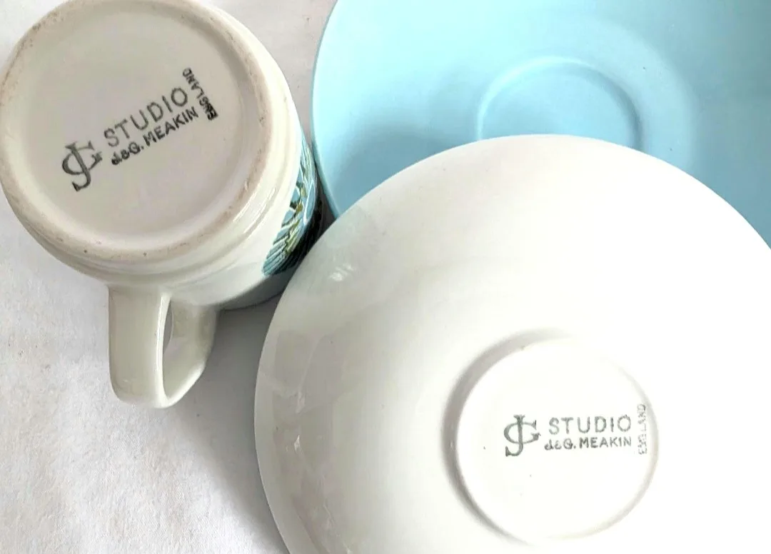 Cups & Saucers Creamer J&G Meakin Set image indicator(10)