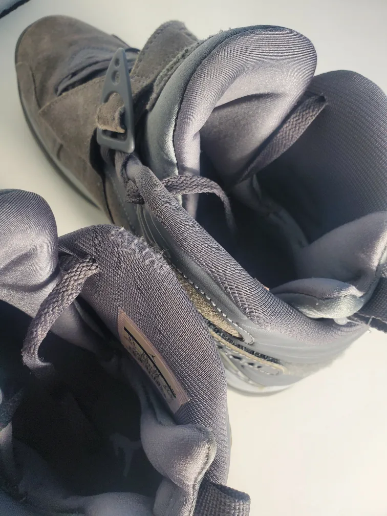 Men’s Jordan 8 Retro Cool Grey 305381-014 Size 9.5 image indicator(3)