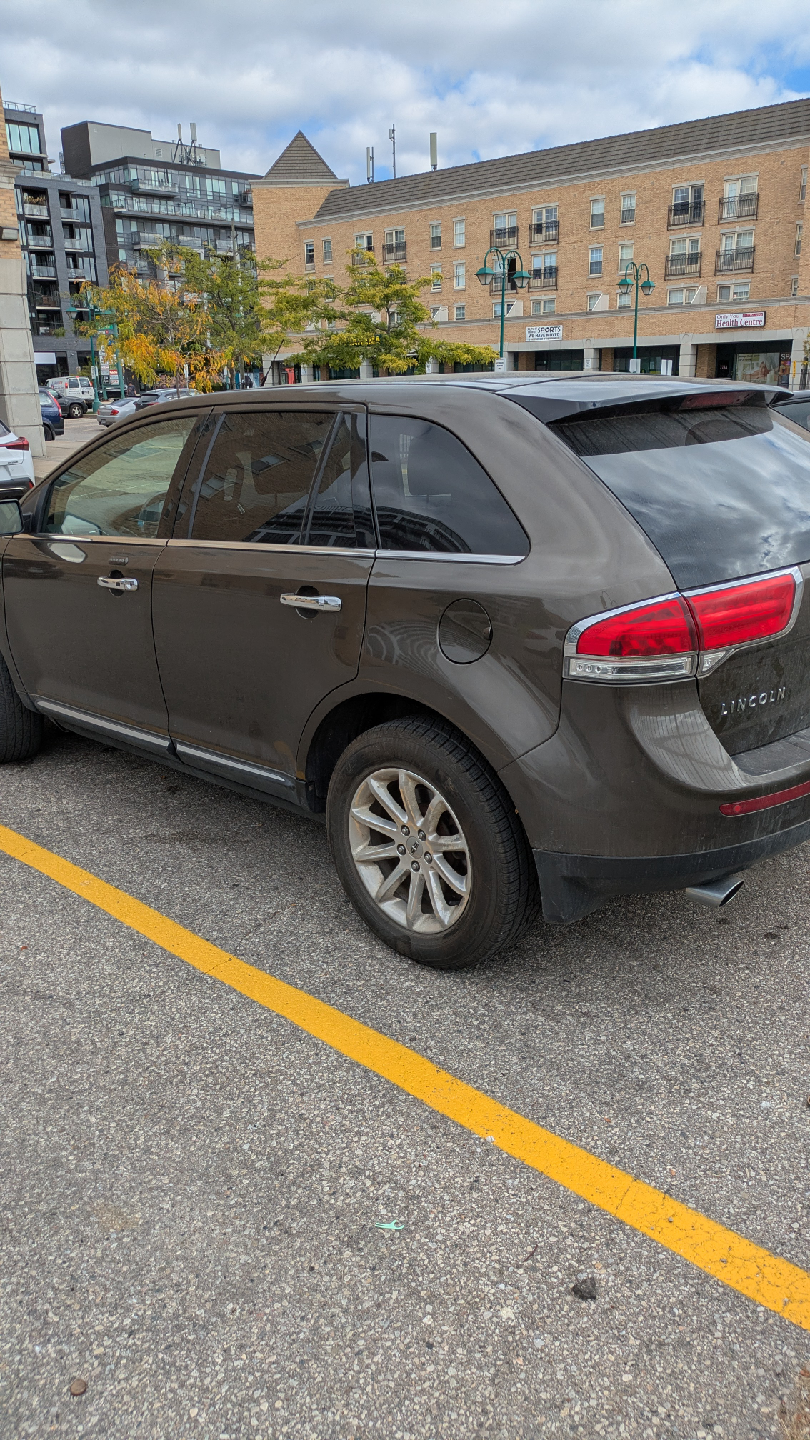 Lincoln MKX SUV - Brown Exterior, Tan Interior - photo 4