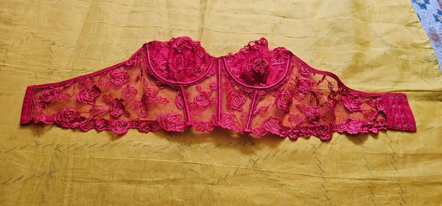 Red Lace Bustier - Size small thumbnail