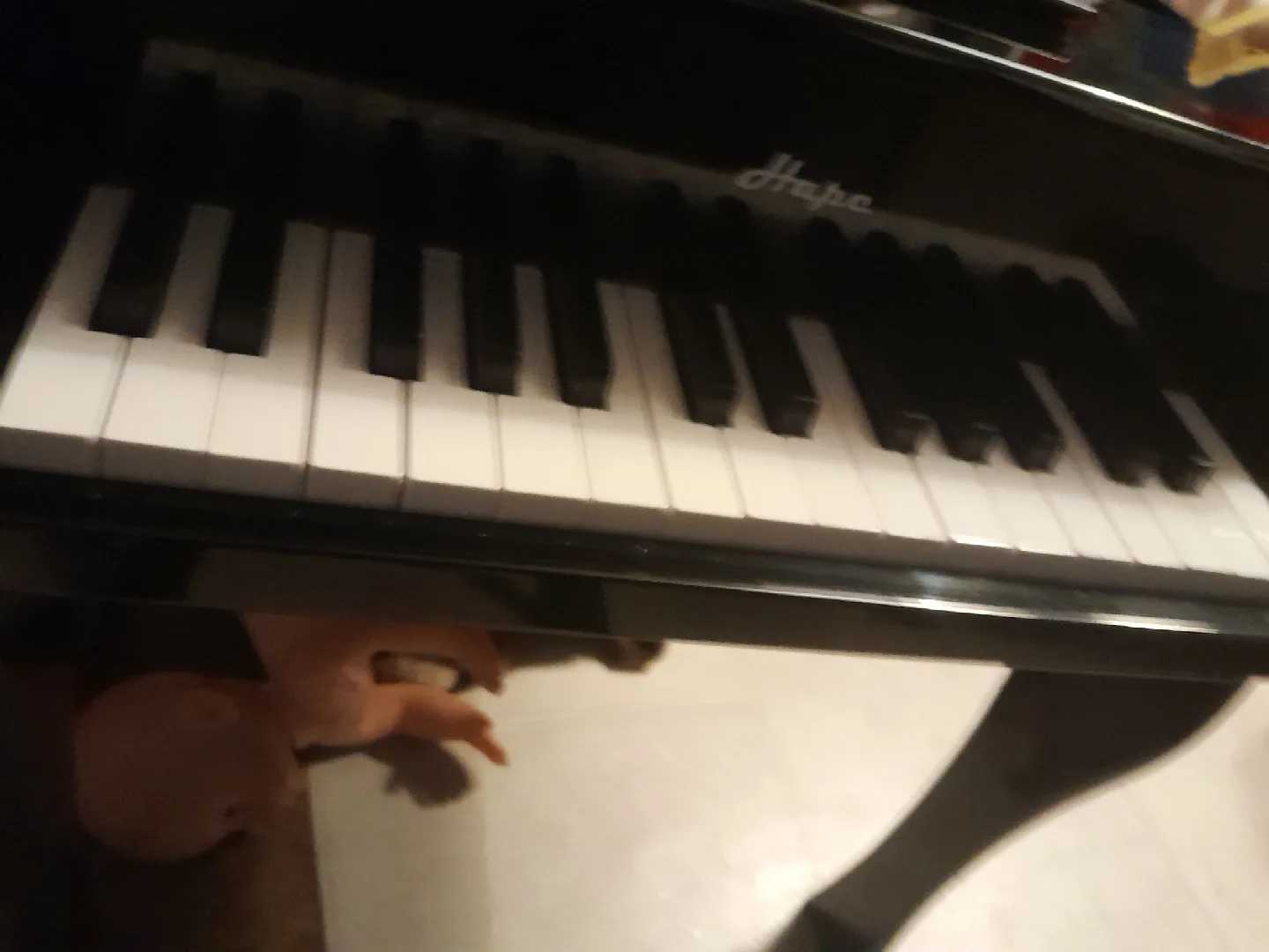 Hape Black Toy Grand Piano image indicator(6)