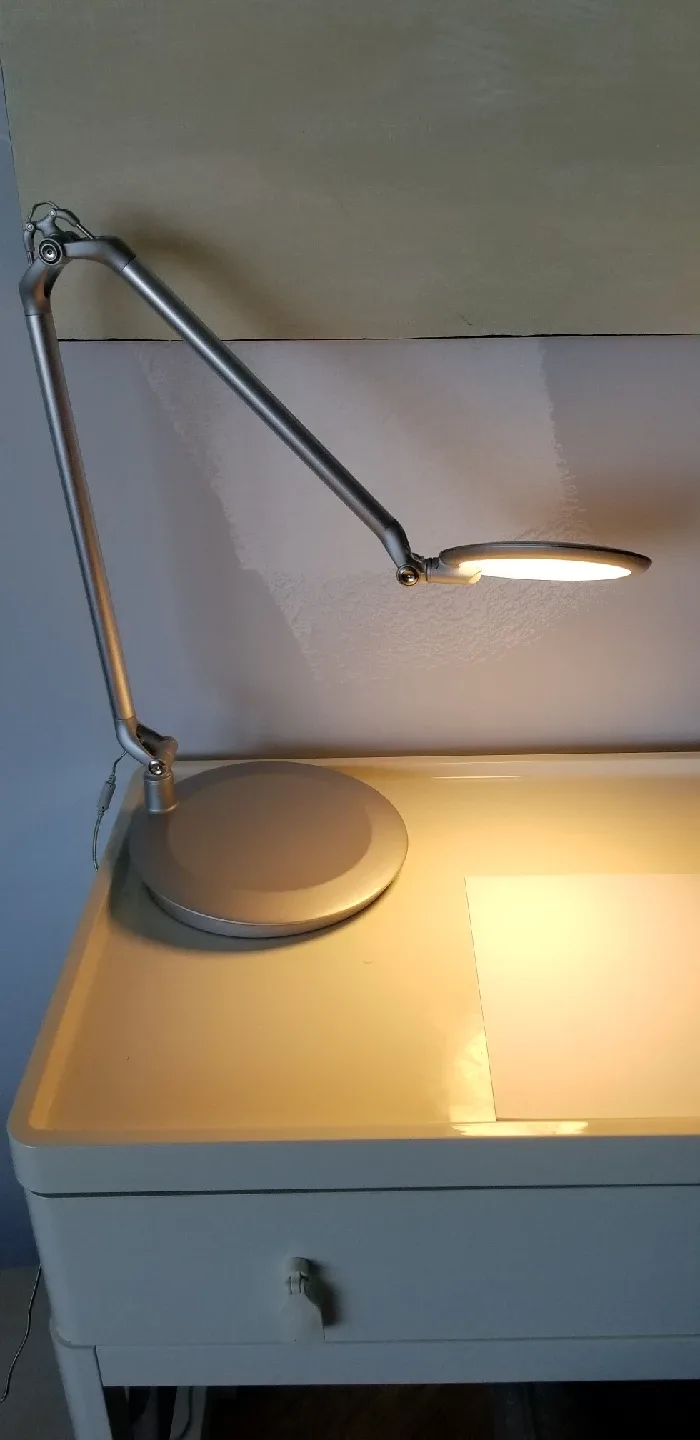 Humanscale Element Disc LED Task Light thumbnail