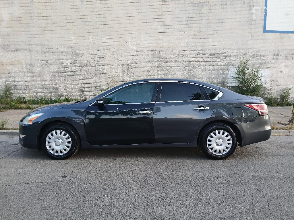 Nissan Altima - Gray Sedan 2013 - photo 4