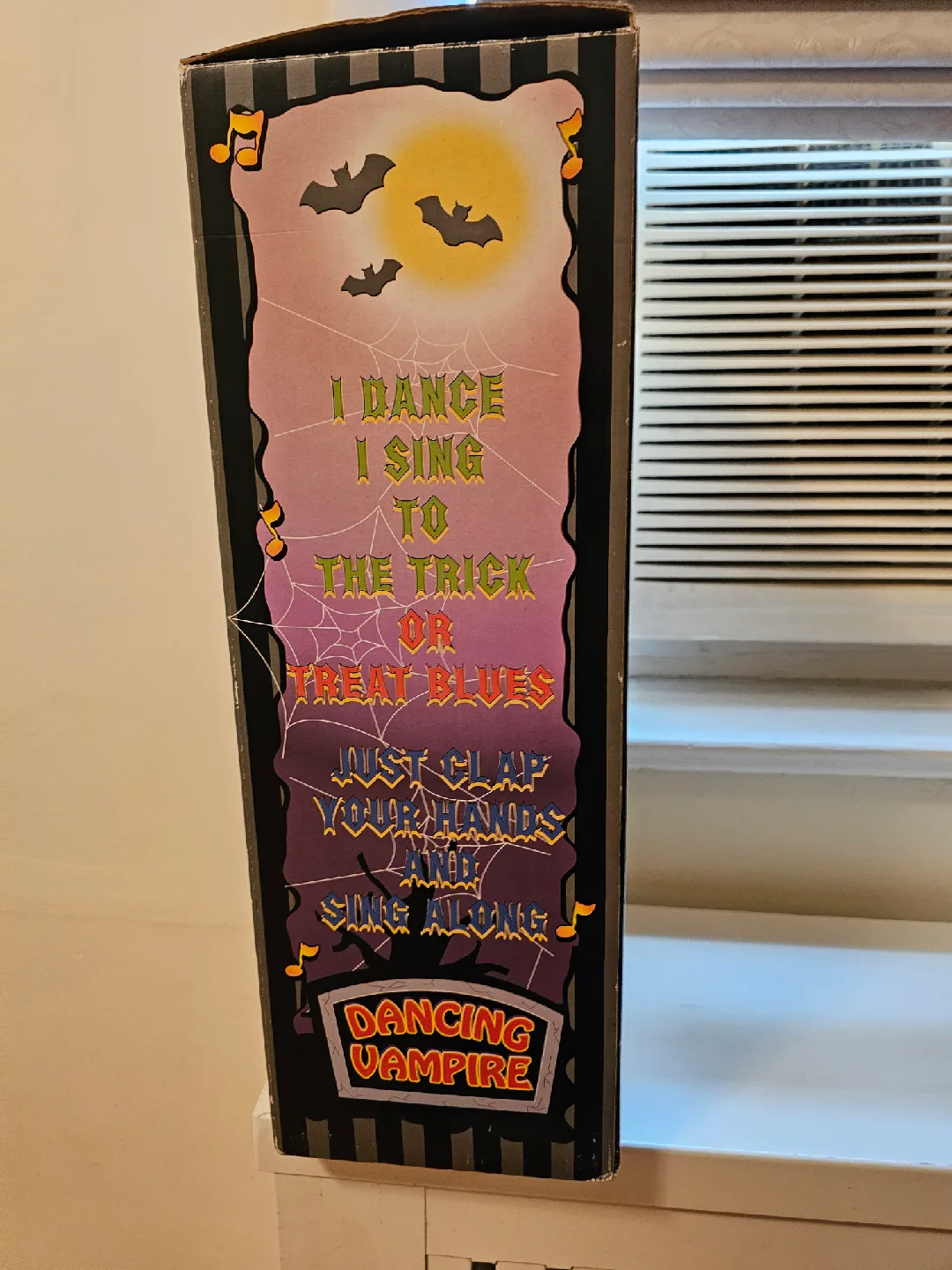 Animated Musical Halloween Dancing Vampire image indicator(5)