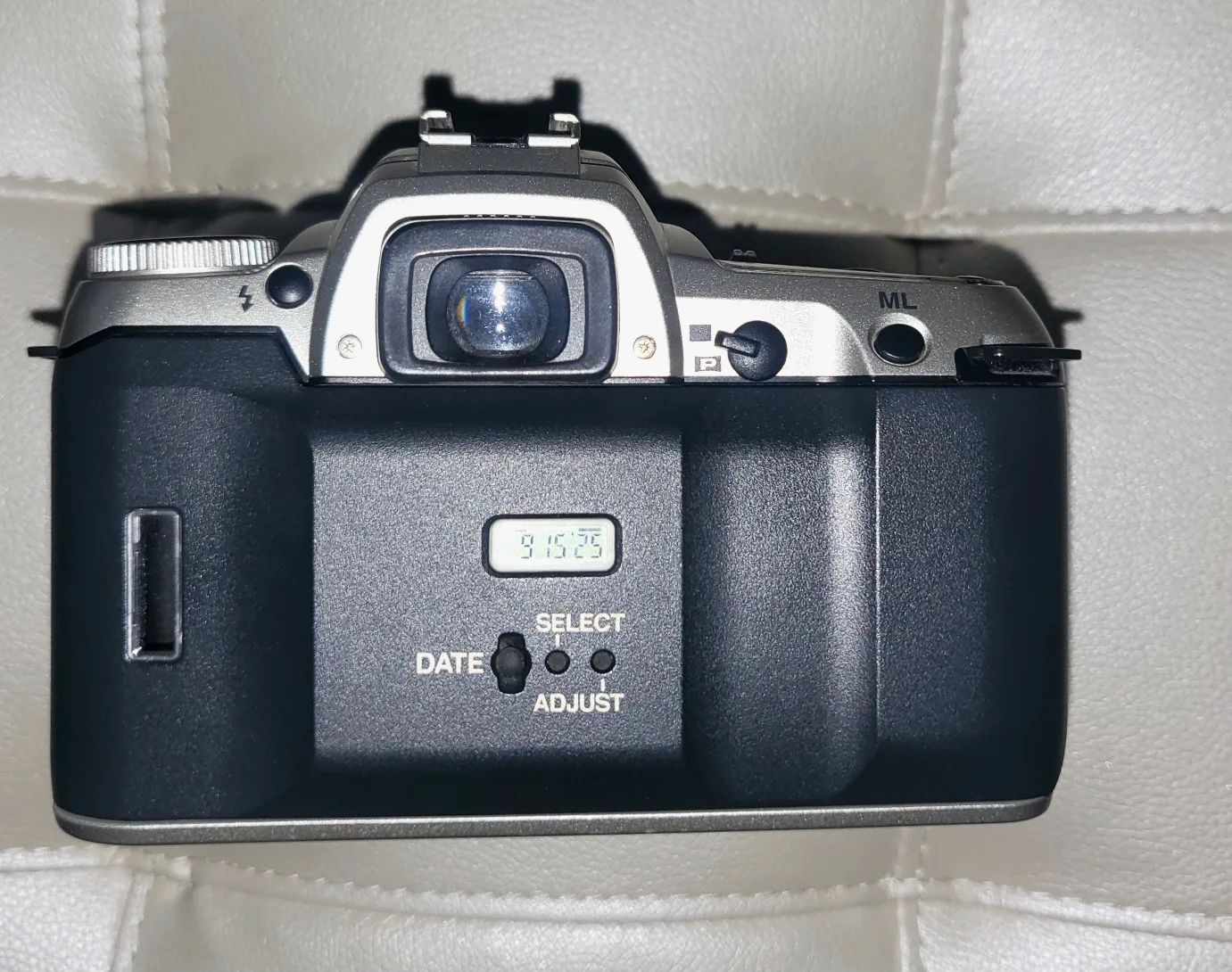 Pentax MZ-7 35mm SLR Camera with Lens image indicator(3)