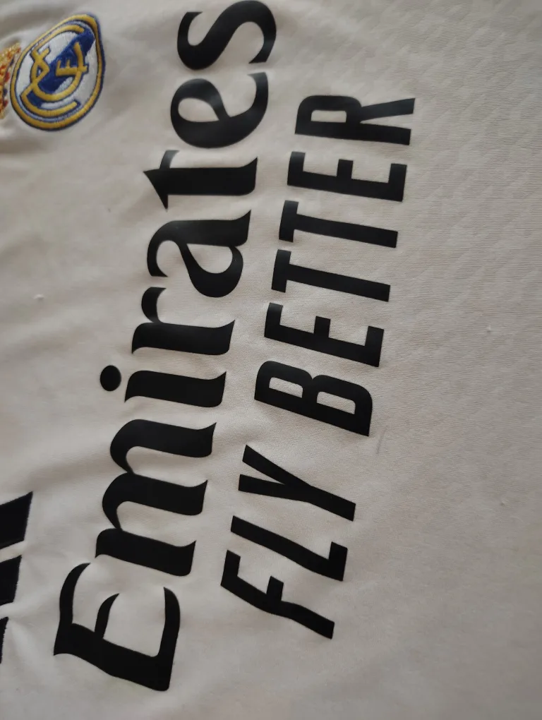 Adidas Real Madrid XL Jersey image indicator(4)