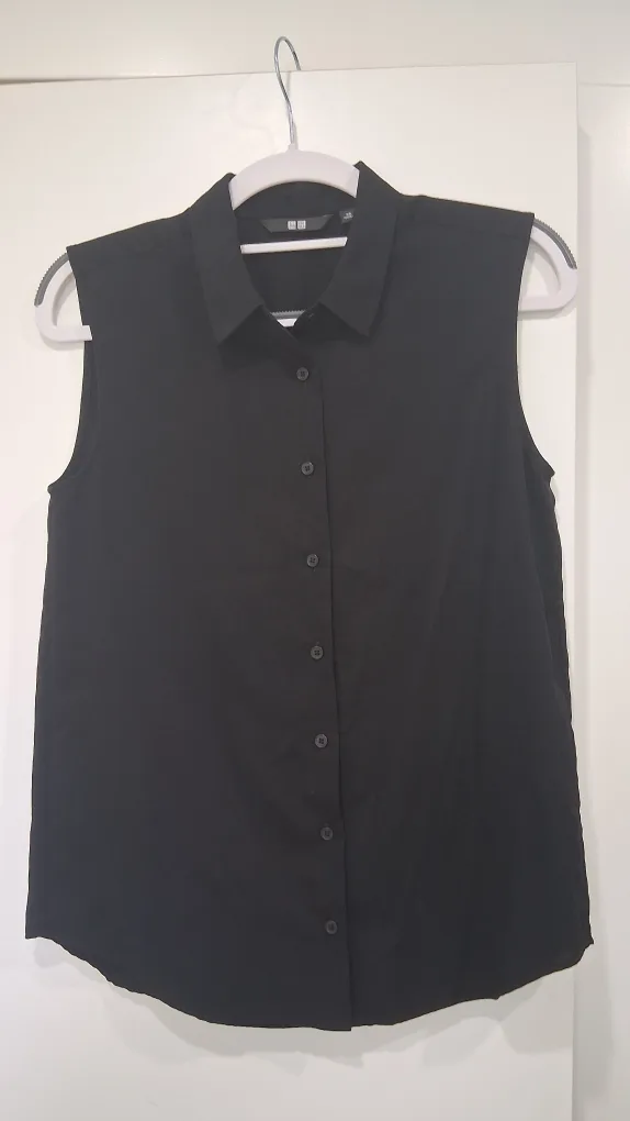 Uniqlo Black Sleeveless Blouse - Size XS thumbnail