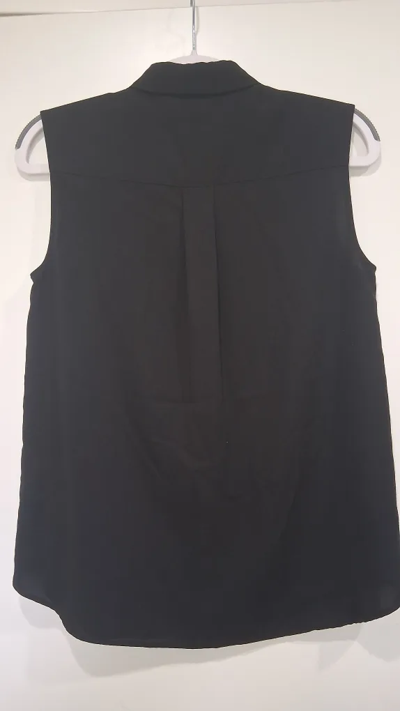 Uniqlo Black Sleeveless Blouse - Size XS image indicator(2)