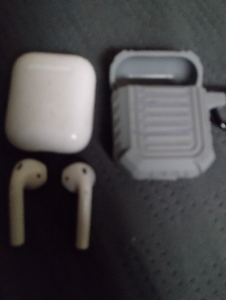 White Apple AirPods with Case - photo 2