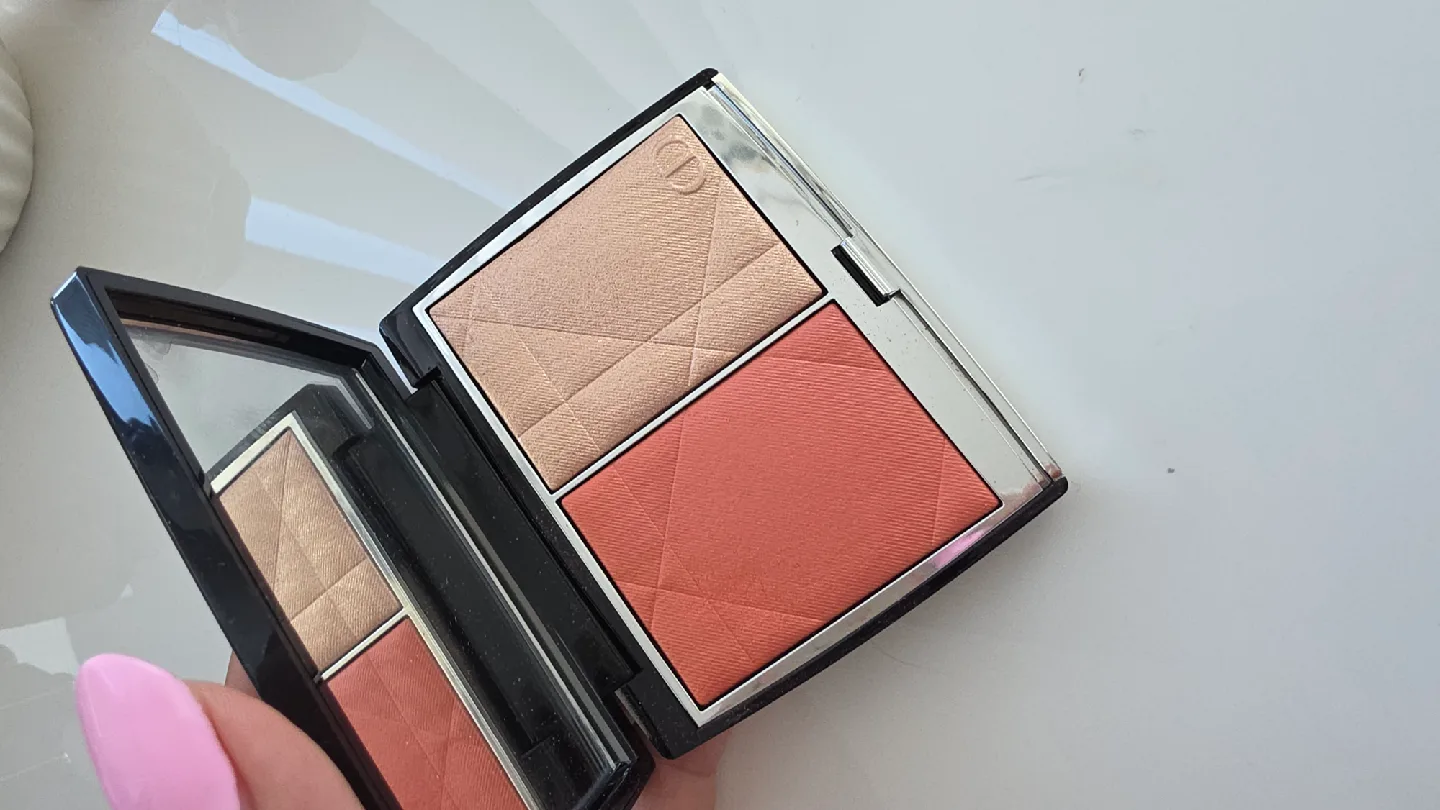 Dior Blush & Highlighter Palette image indicator(2)