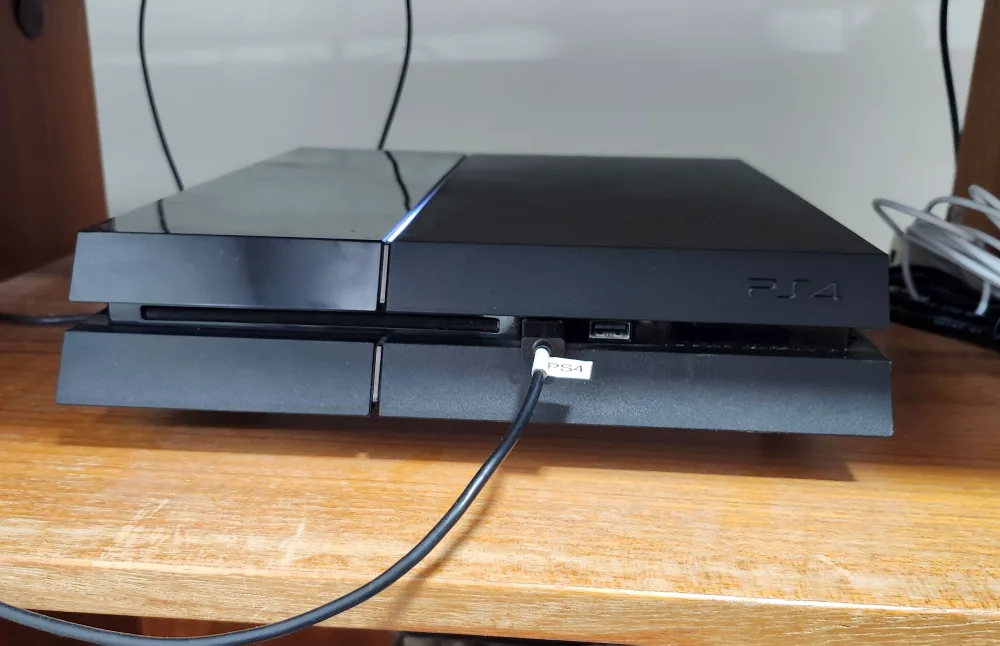 PS4 Games, Console, and Controllers image indicator(3)