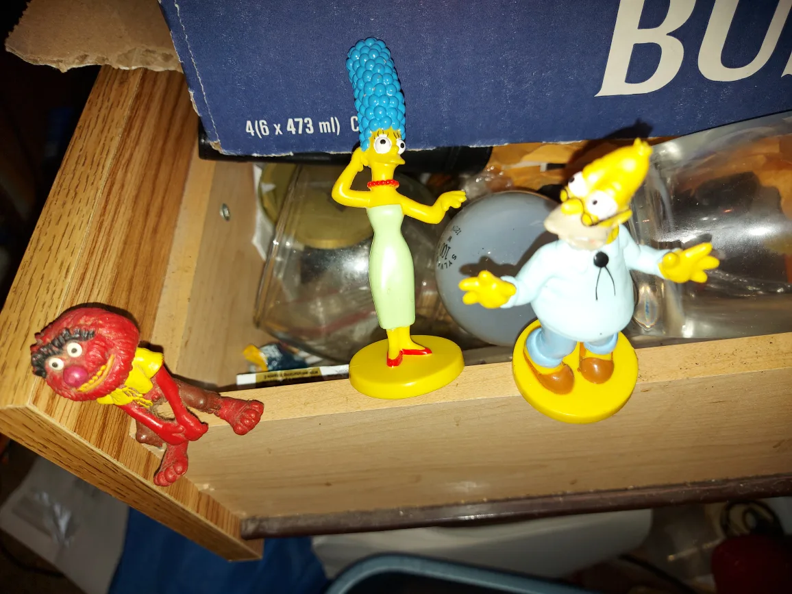 Simpsons action figurines sesame  street image indicator(2)
