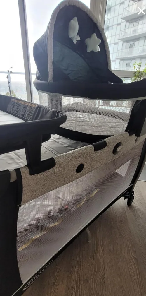 Graco Pack 'n Play Playard with Bassinet & Changer image indicator(2)