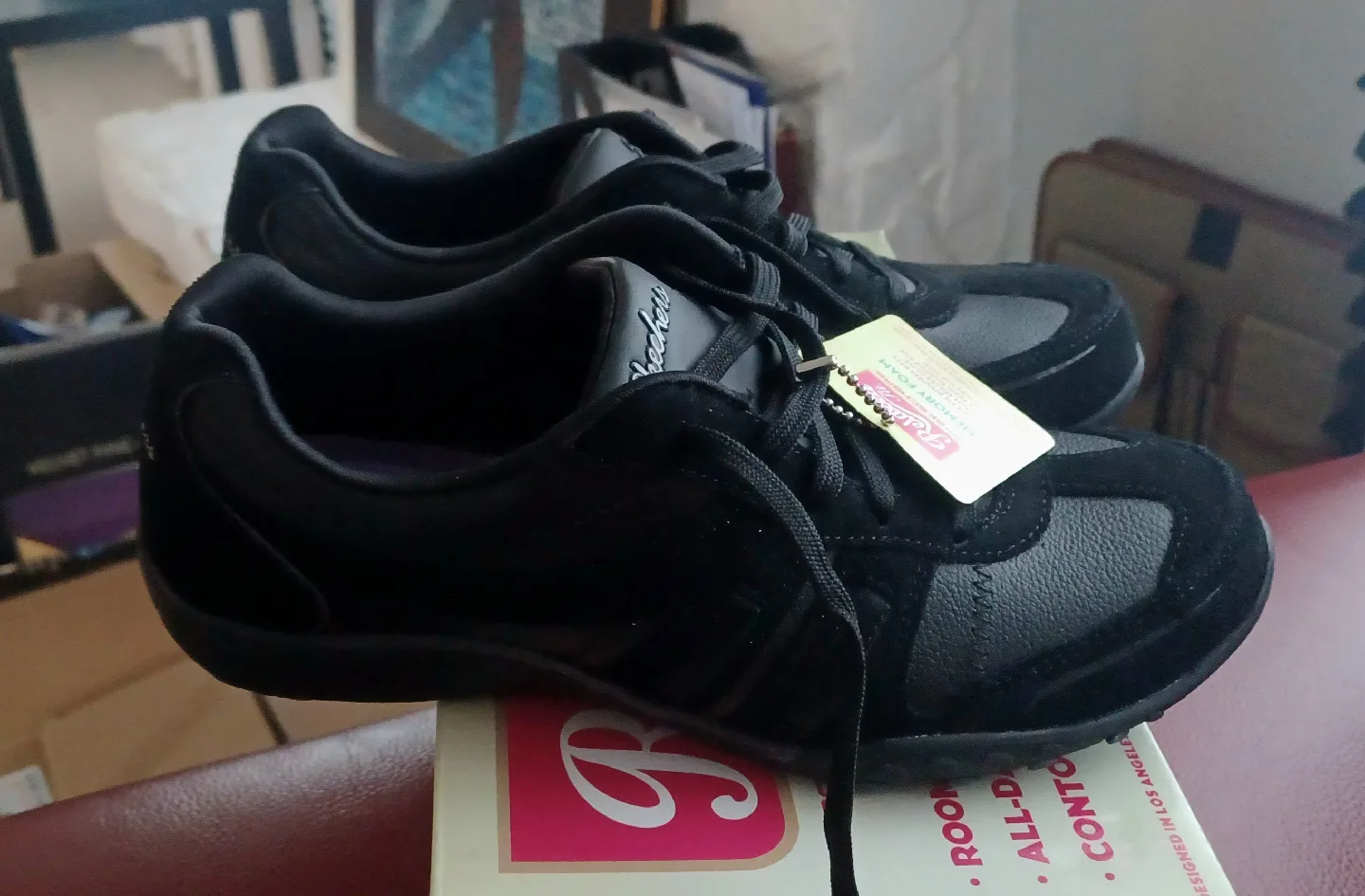 New Skechers Relaxed Fit Memory Foam Sneakers size 8 W image indicator(3)