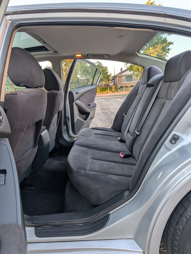 2009 Nissan Altima Sedan - Silver 4 cylinder image indicator(9)