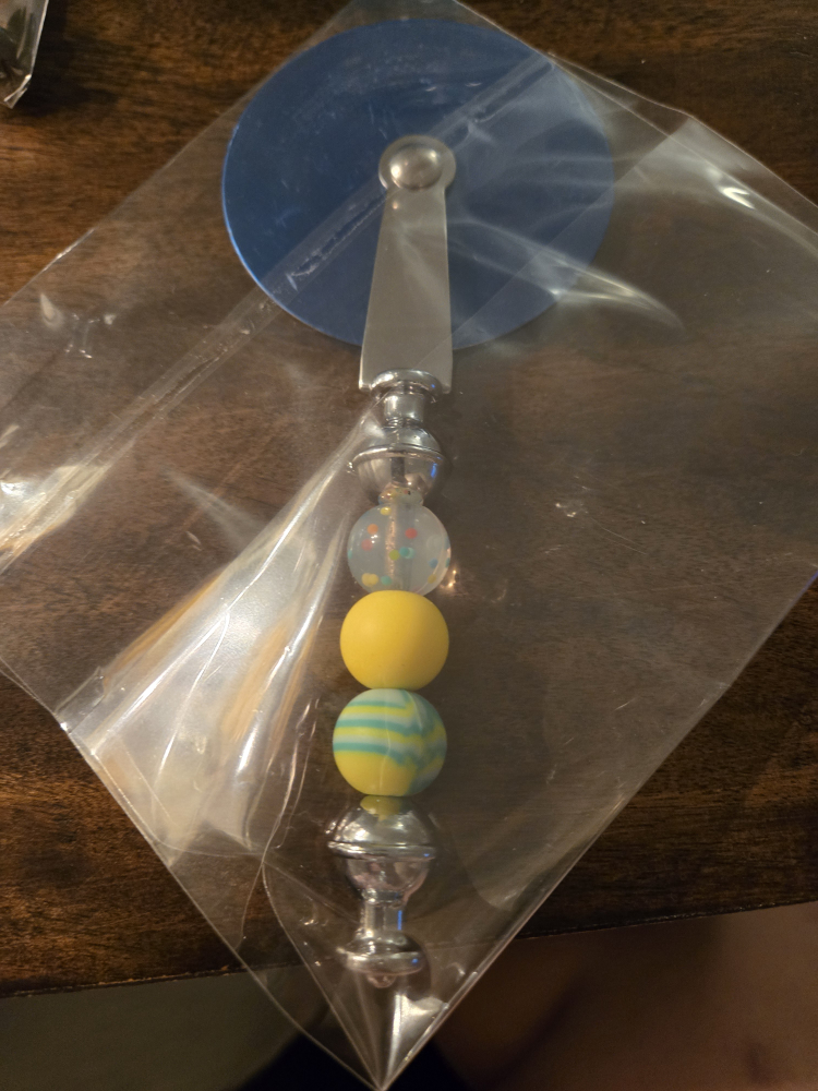 Handmade Beaded Pizza Cutter - photo 3