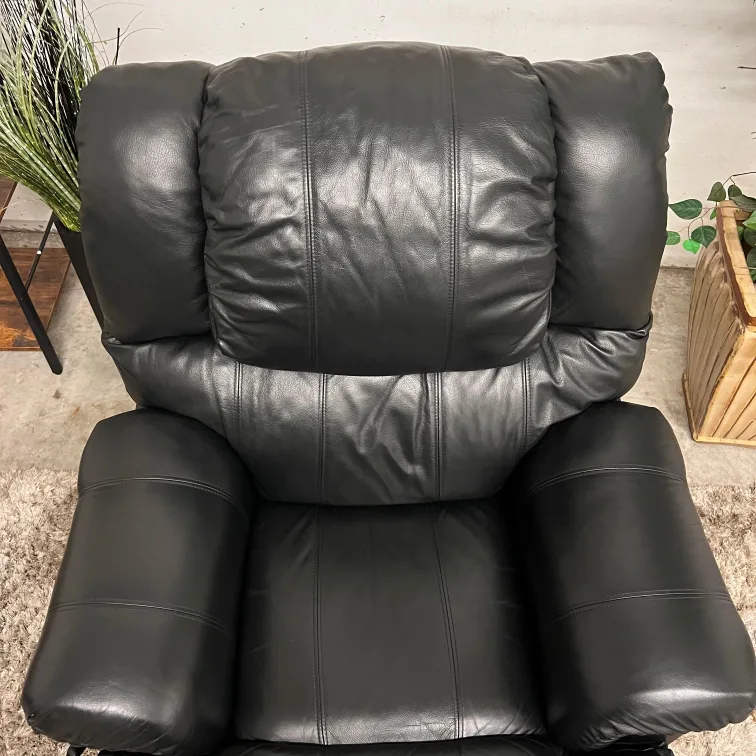 La z Boy leather chair. Recliner leather armchair. Delivery image indicator(7)