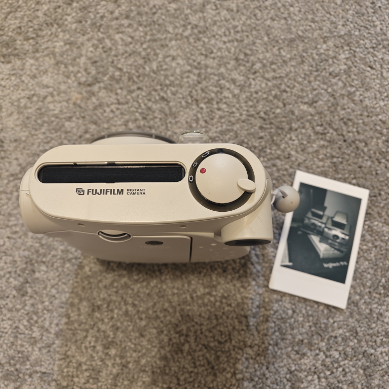 Fujifilm Instax Mini 7 Instant Camera - photo 3