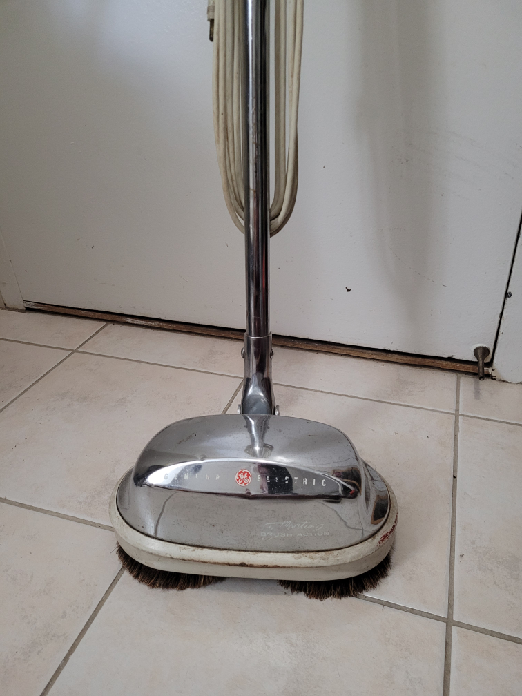 🥕  Vintage GE Electric Floor Polisher