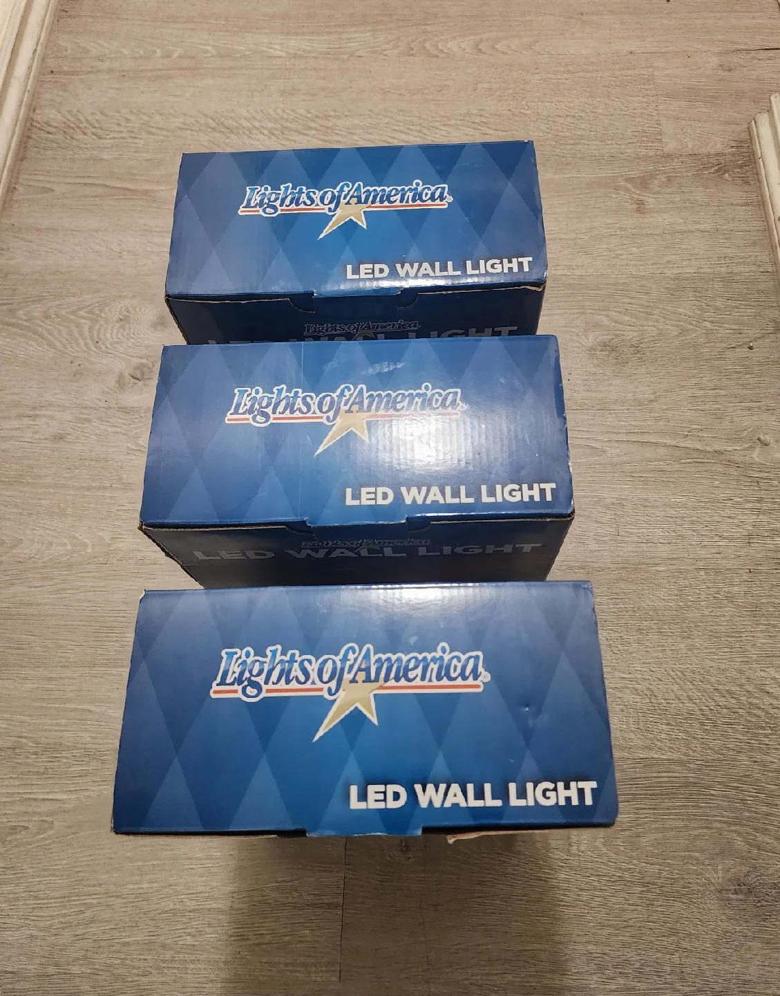 Lights of America LED Wall Light - New in Box! image indicator(3)