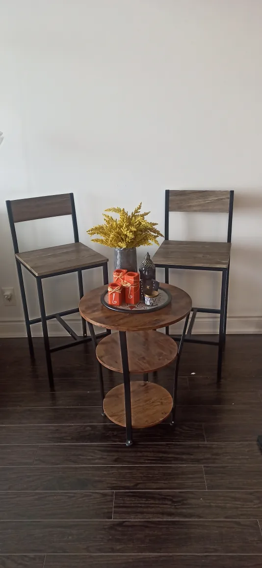 Table and chairs set..moving sale image indicator(2)