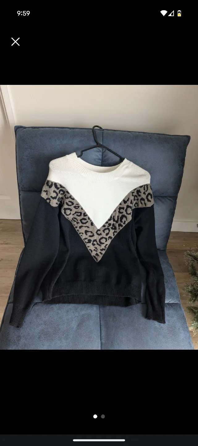 Luxury Leopard Print Sweater thumbnail
