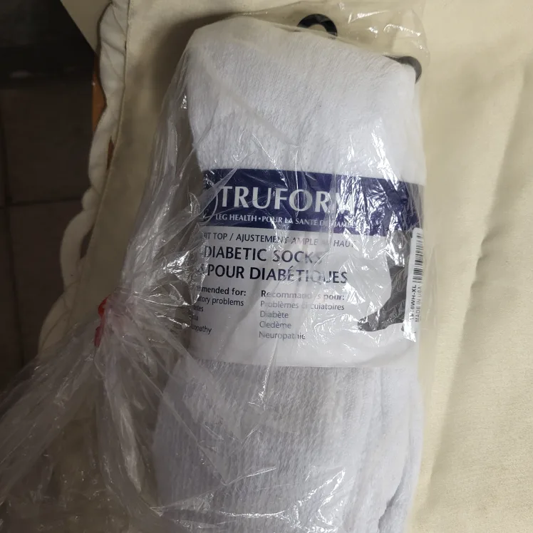 Truform X-Large Diabetic Socks, 3 Pairs, White thumbnail