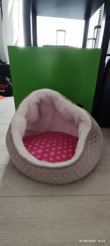 3 beds for cat. image indicator(3)