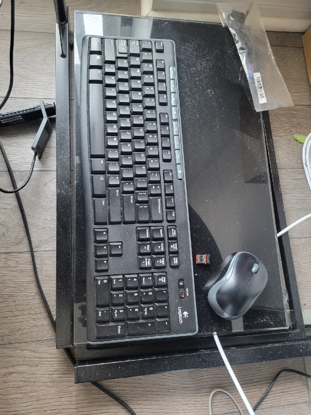 Dell Desktop PC with Logitech Keyboard & Mouse image indicator(2)