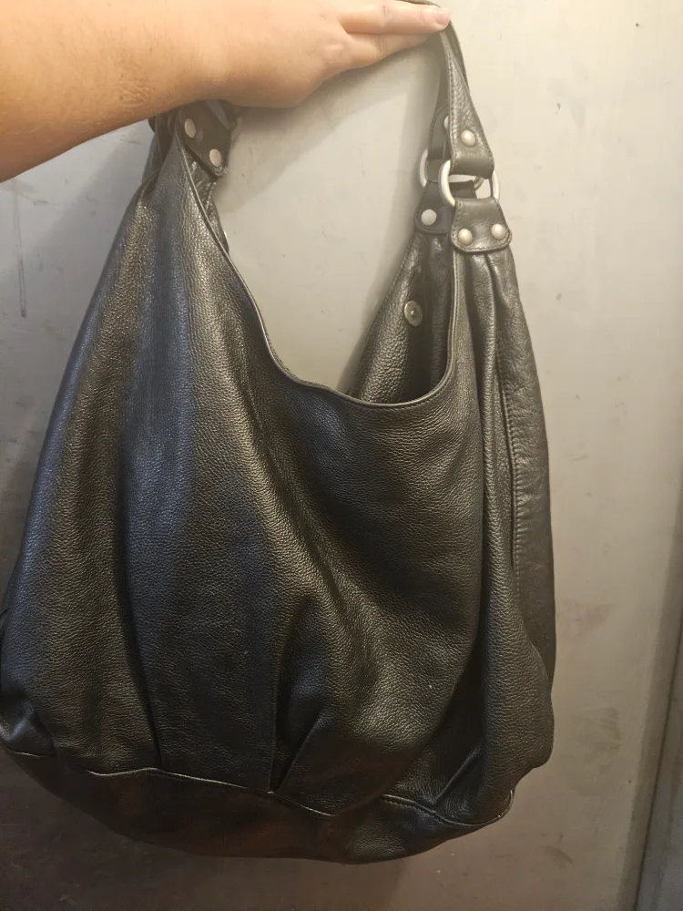 big leather hobo bag image indicator(2)