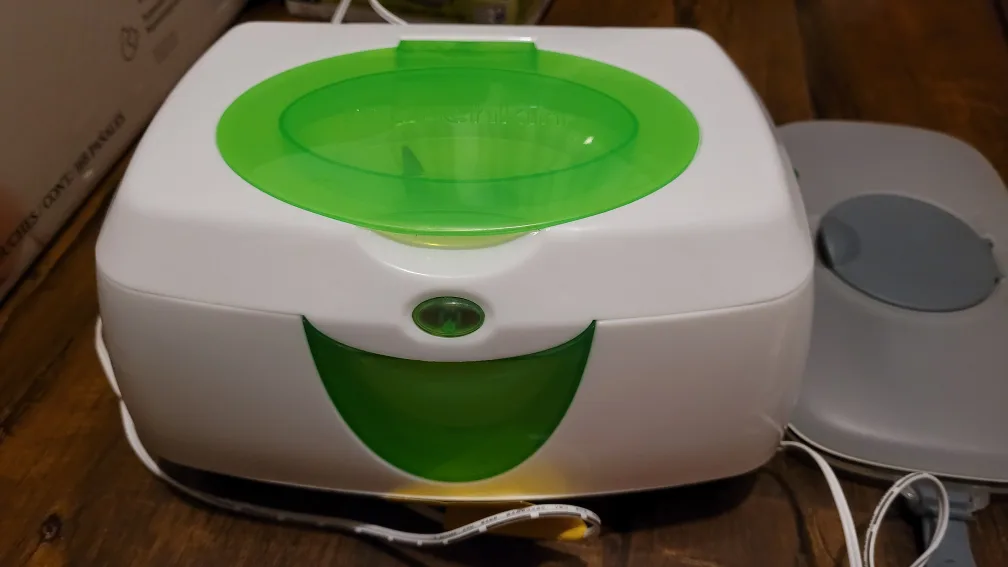 Munchkin Baby Wipe Warmer with travel wipe boxes thumbnail