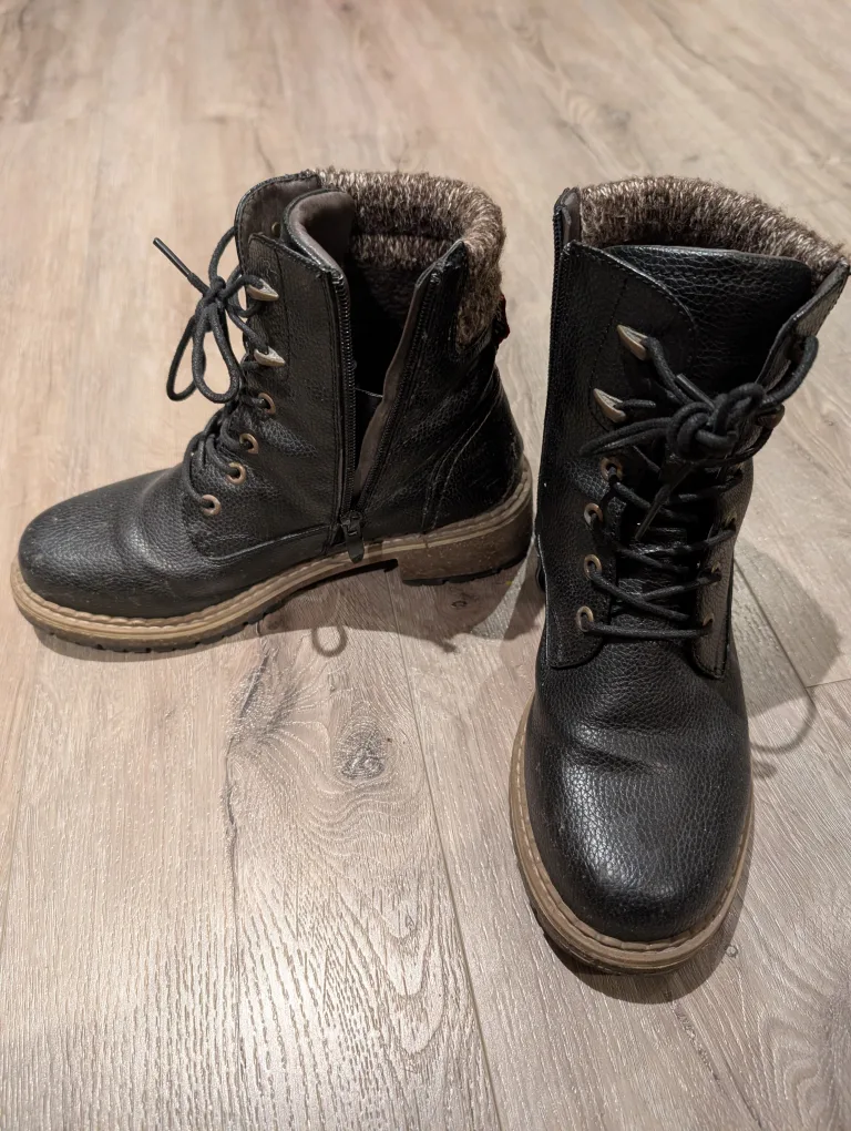 Fall/Winter Boots - size 7.5/8 image indicator(2)