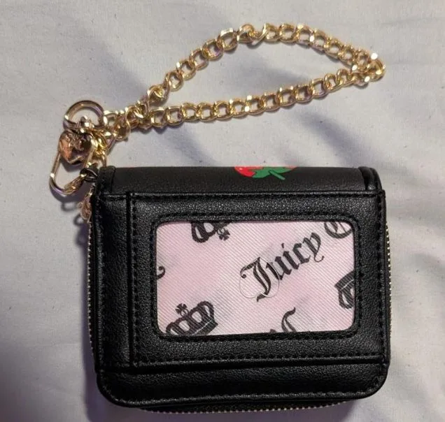 Juicy couture strawberry wallet image indicator(2)