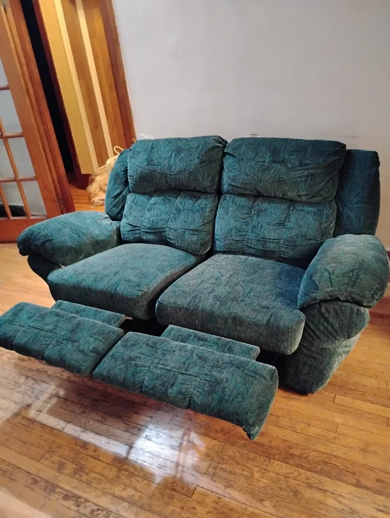 Reclining Loveseat - Teal Green image indicator(4)