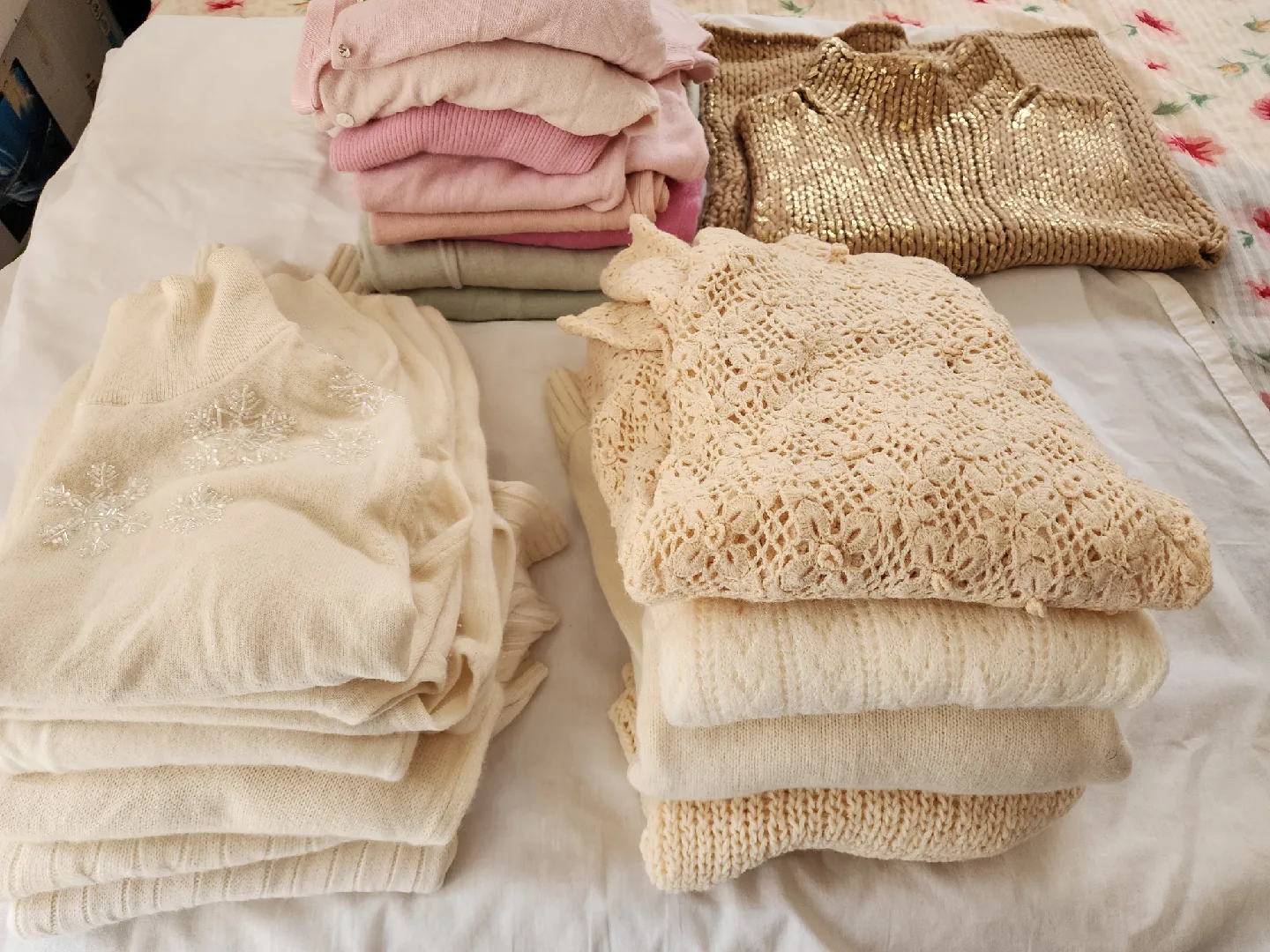 CAHSMERE SWEATERS thumbnail
