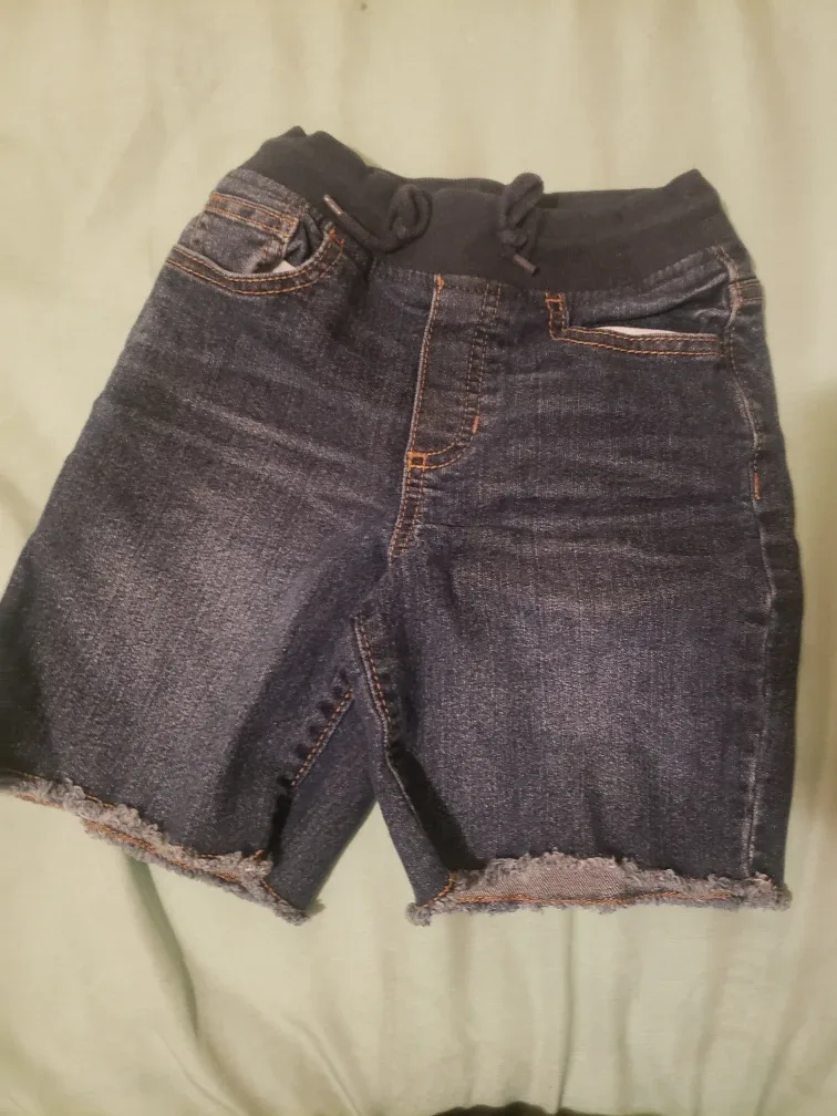 OshKosh B'gosh Denim Shorts - Size 5/5A thumbnail