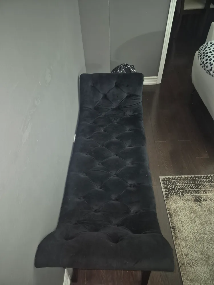 Black Tufted Bench image indicator(2)