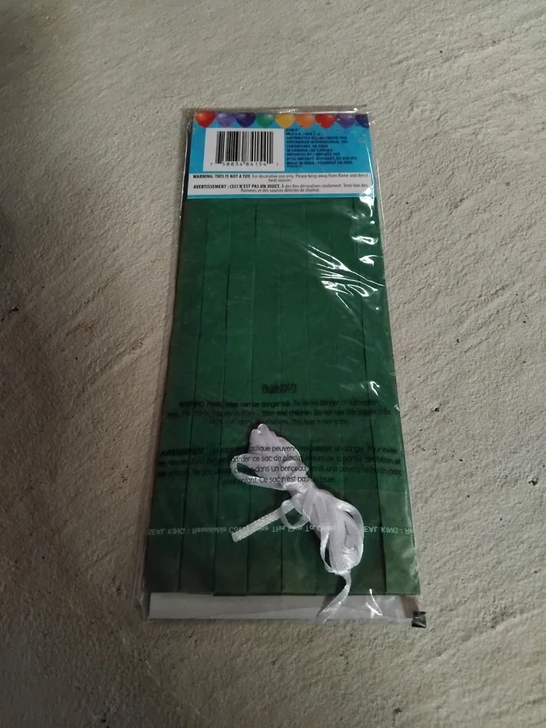 Tissue Tassel Garland 9 ft image indicator(3)