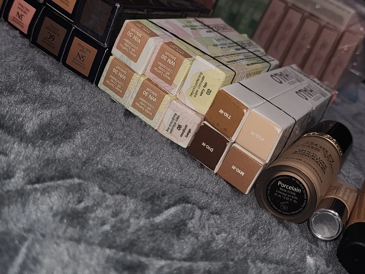 Mixed Concealers: MAC, Smashbox, Estee Lauder, Clinique, Halo image indicator(9)