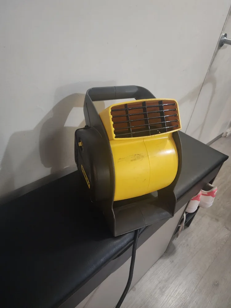 Stanley Blower Fan - Yellow & Black image indicator(4)