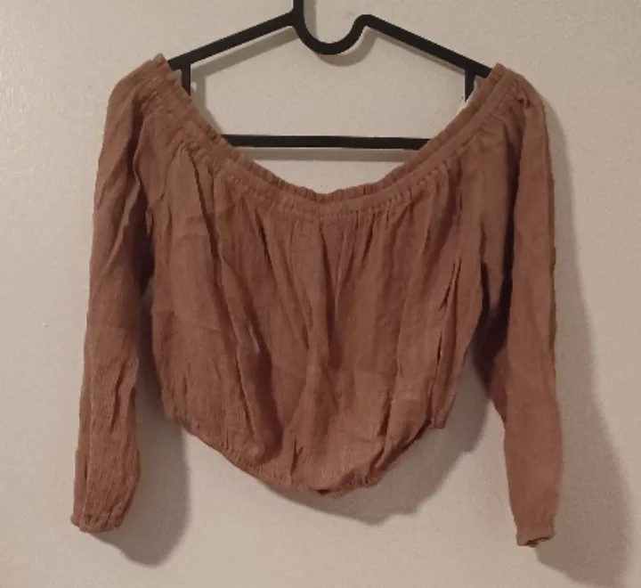 Beige Pink Off-the-Shoulder Top and Pants Set image indicator(4)