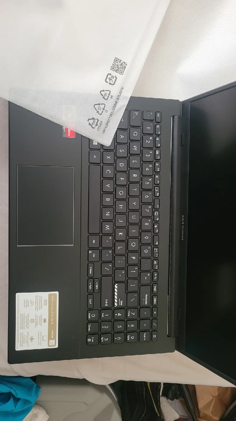 ASUS Vivobook Laptop - Like New! image indicator(3)