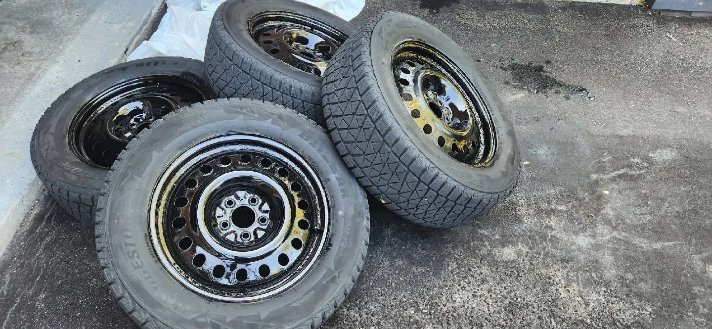 Winter Tires with rims image indicator(3)