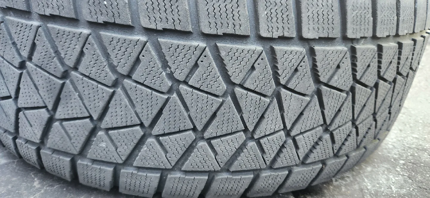 Winter Tires with rims image indicator(5)