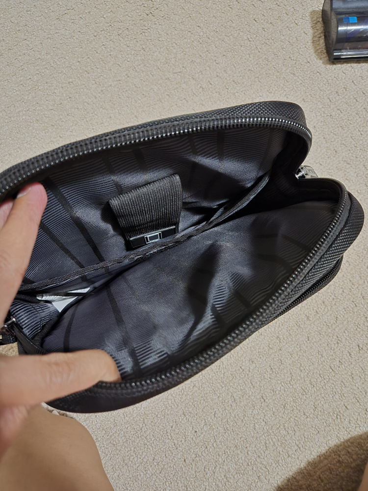 Kenneth Cole Reaction Black Messenger Bag - photo 4